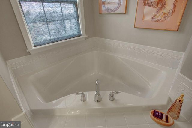 108 BRIDLE HILL CT, Chambersburg, PA 17202