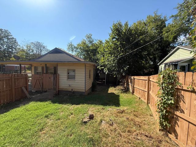 138 Highland Park Street, Hot Springs, AR 71913