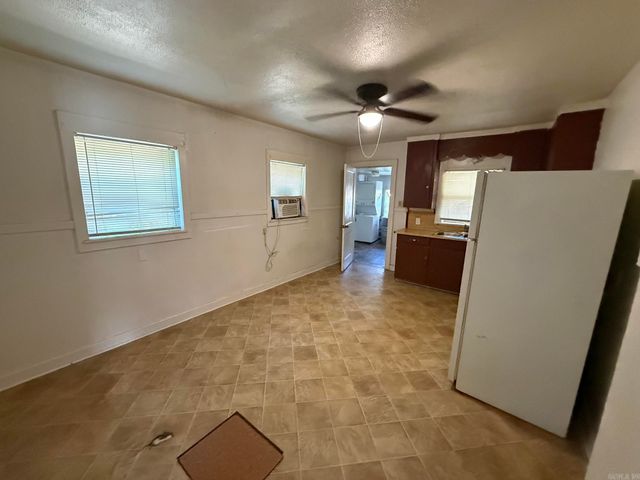 138 Highland Park Street, Hot Springs, AR 71913