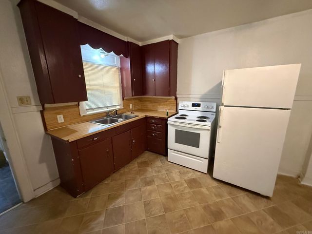 138 Highland Park Street, Hot Springs, AR 71913