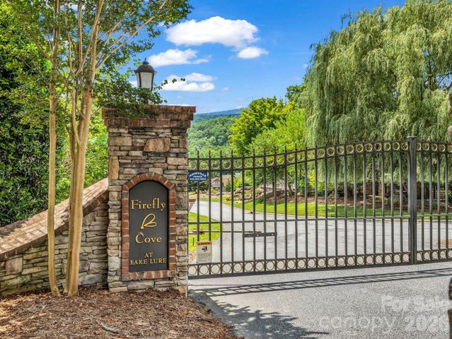 134 Chapel Point Road, Lake Lure, NC 28746