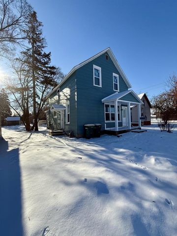 104 LAKE STREET, Marinette, WI 54143