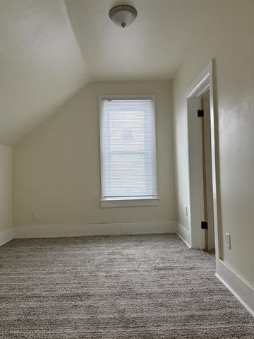 104 LAKE STREET, Marinette, WI 54143