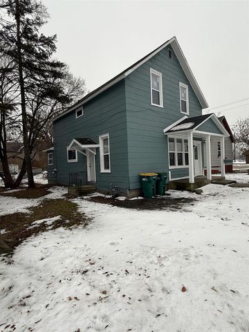 104 LAKE STREET, Marinette, WI 54143