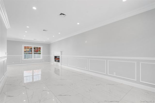 30 Virginia Road, Syosset, NY 11791