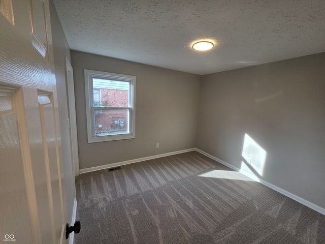 1035 Southpointe Drive, Franklin, IN 46131