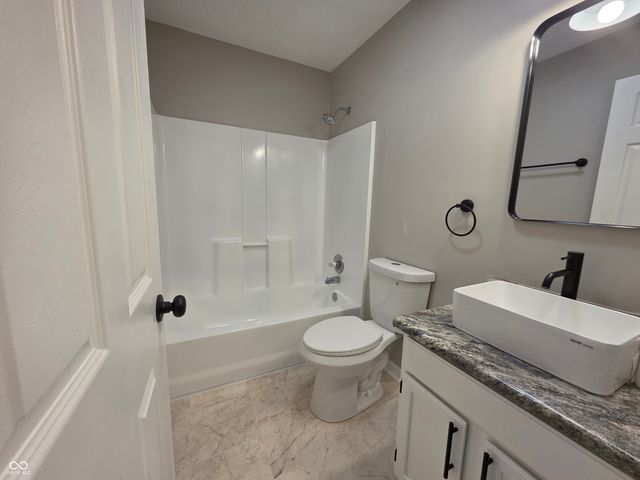 1035 Southpointe Drive, Franklin, IN 46131