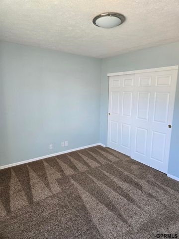 14903 Wirt Street, Omaha, NE 68116