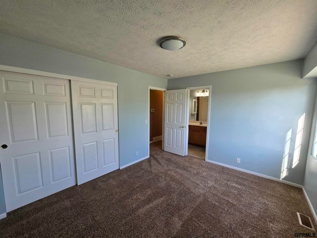 14903 Wirt Street, Omaha, NE 68116