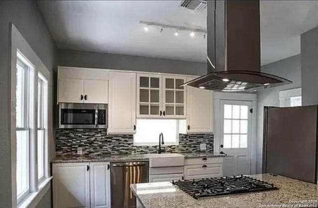 515 W Agarita, San Antonio, TX 78212