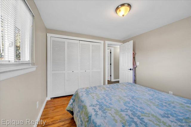 8156 Kenwick Drive, White Lake Charter Township, MI 48386