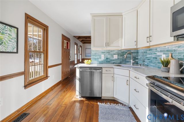 5606 Southern Pine Dr, Richmond, VA 23225