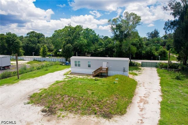 7905 Bogart DR, North Fort Myers, FL 33917