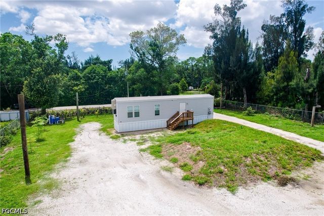 7905 Bogart DR, North Fort Myers, FL 33917