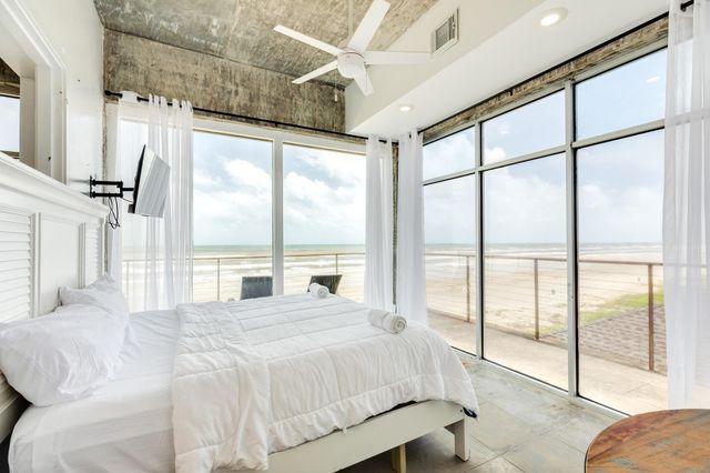 13210 Bermuda Beach Drive, Galveston, TX 77554