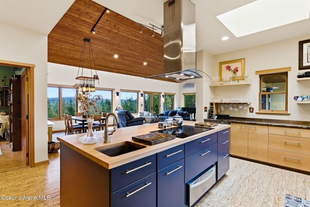 19712 N Cottagewood LN, Rathdrum, ID 83858