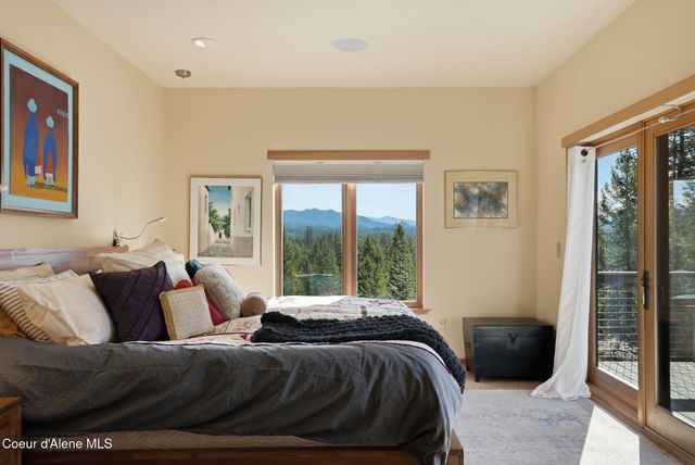 19712 N Cottagewood LN, Rathdrum, ID 83858