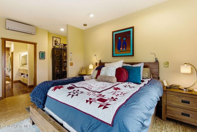 19712 N Cottagewood LN, Rathdrum, ID 83858