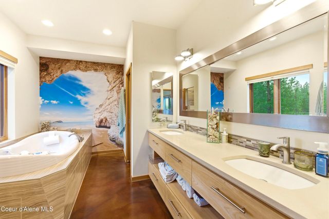 19712 N Cottagewood LN, Rathdrum, ID 83858