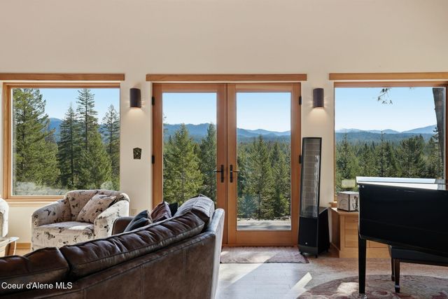 19712 N Cottagewood LN, Rathdrum, ID 83858