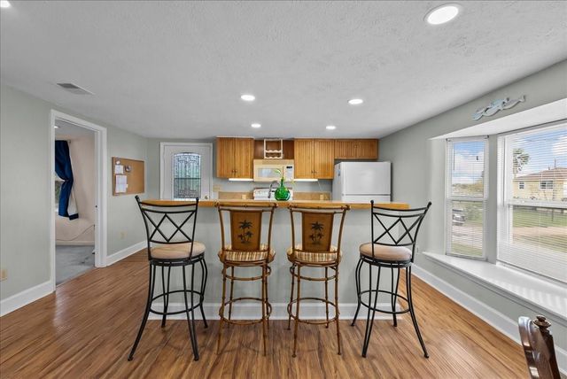 1048 16th Street, Dickinson, TX 77539