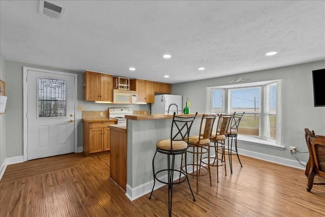 1048 16th Street, Dickinson, TX 77539