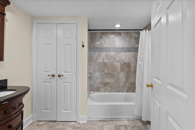 1048 16th Street, Dickinson, TX 77539