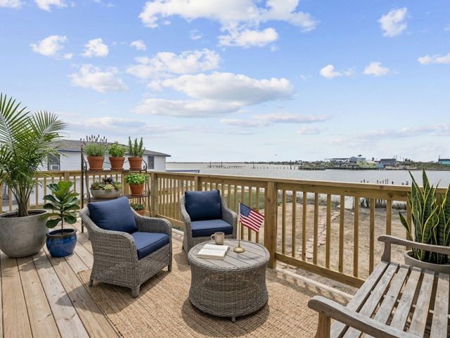 1048 16th Street, Dickinson, TX 77539