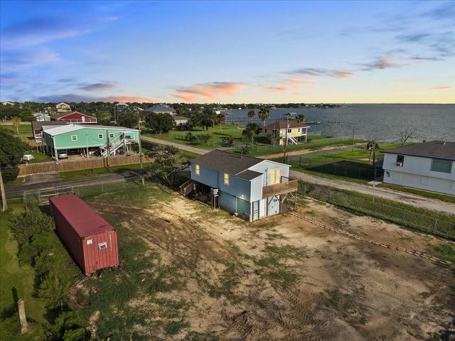 1048 16th Street, Dickinson, TX 77539