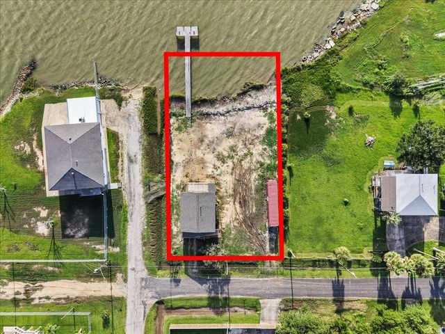 1048 16th Street, Dickinson, TX 77539