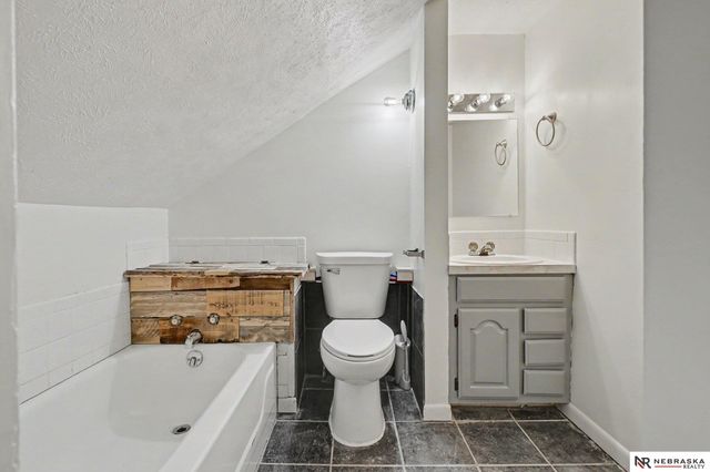 1502 Main Street, Bellevue, NE 68005