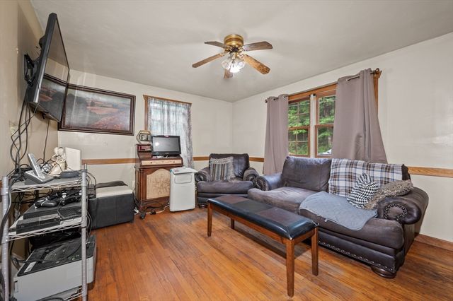 17 George Loomis Rd, Southwick, MA 01077