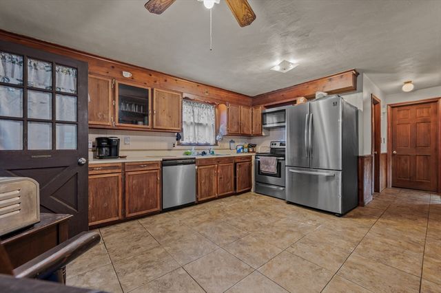 17 George Loomis Rd, Southwick, MA 01077