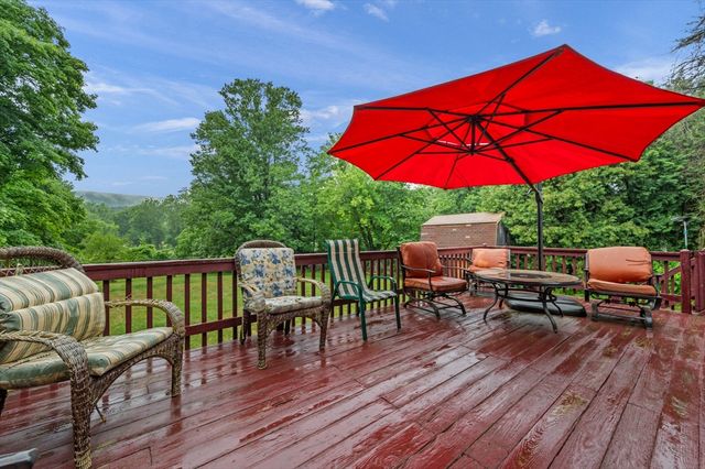 17 George Loomis Rd, Southwick, MA 01077
