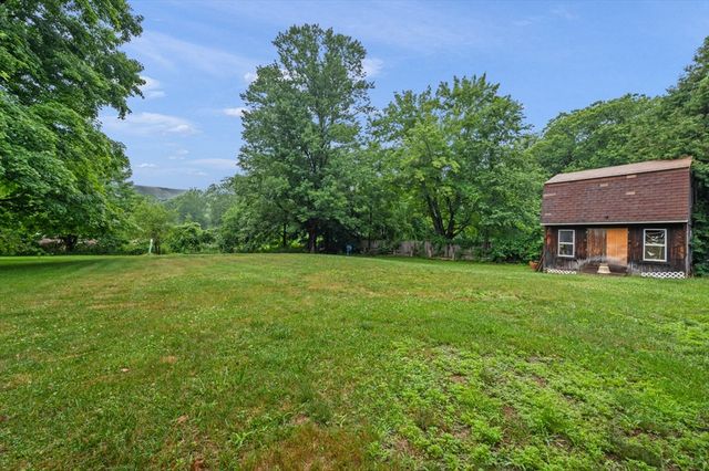 17 George Loomis Rd, Southwick, MA 01077