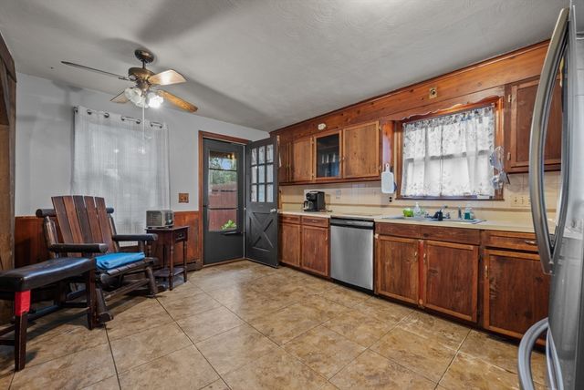 17 George Loomis Rd, Southwick, MA 01077