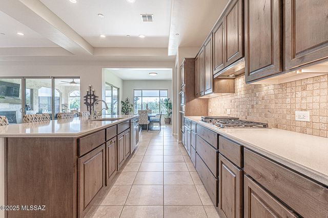 2230 E Thunder Bluff Drive, Green Valley, AZ 85614