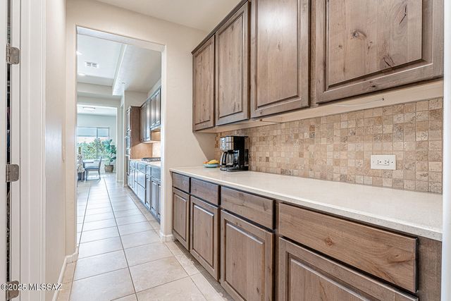 2230 E Thunder Bluff Drive, Green Valley, AZ 85614