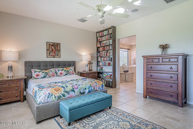 2230 E Thunder Bluff Drive, Green Valley, AZ 85614