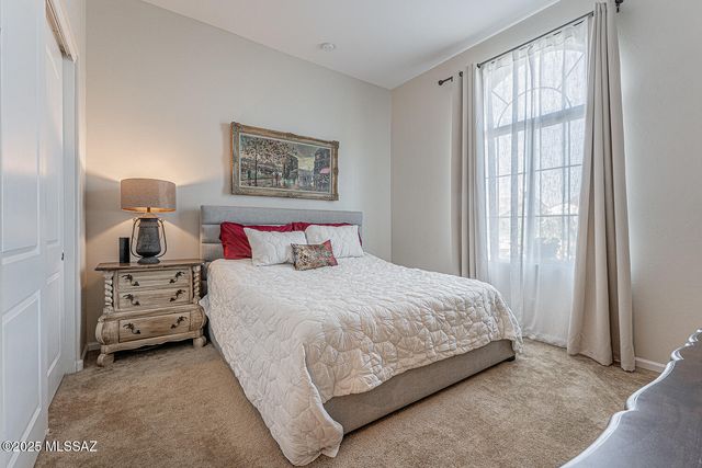 2230 E Thunder Bluff Drive, Green Valley, AZ 85614