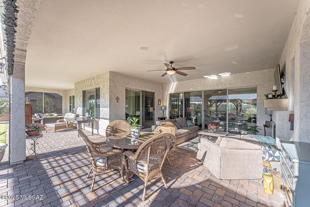 2230 E Thunder Bluff Drive, Green Valley, AZ 85614