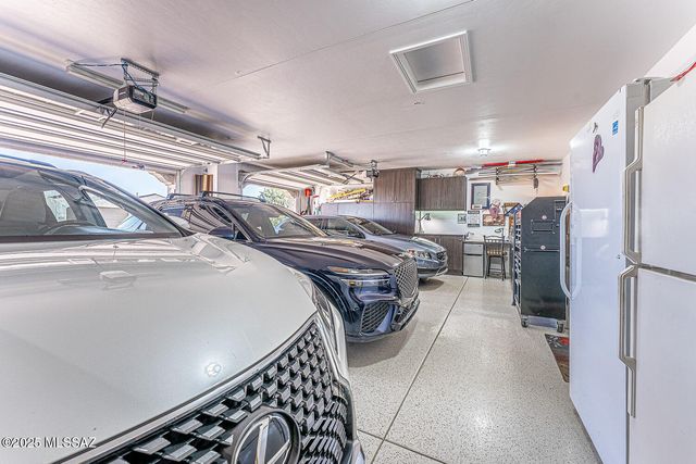 2230 E Thunder Bluff Drive, Green Valley, AZ 85614