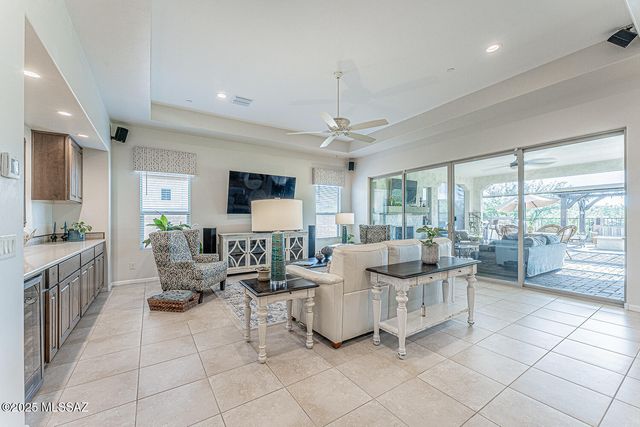 2230 E Thunder Bluff Drive, Green Valley, AZ 85614