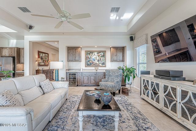 2230 E Thunder Bluff Drive, Green Valley, AZ 85614