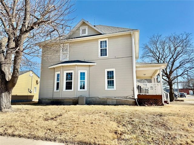 321 W 5th Street, Maryville, MO 64468