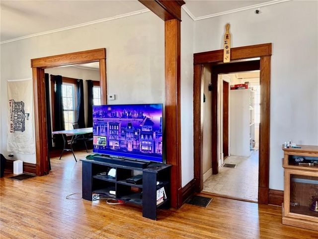 321 W 5th Street, Maryville, MO 64468