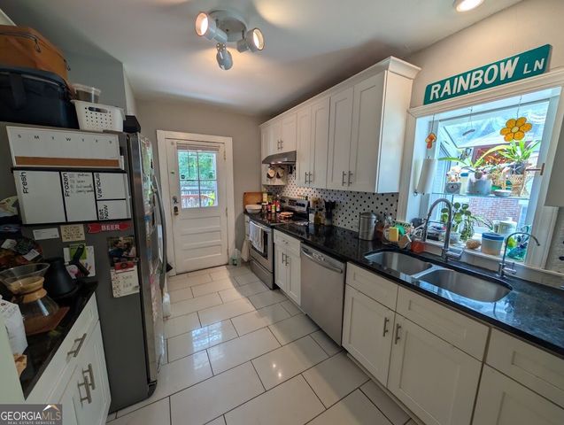 626 N Gordon Circle, Hapeville, GA 30354