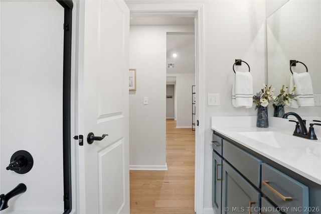 3217 E Lincoln Street, Broken Arrow, OK 74014