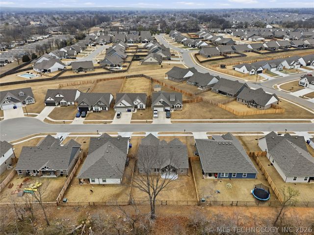 3217 E Lincoln Street, Broken Arrow, OK 74014