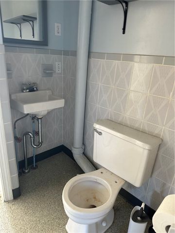 15 E Earle Street, Cumberland, RI 02864